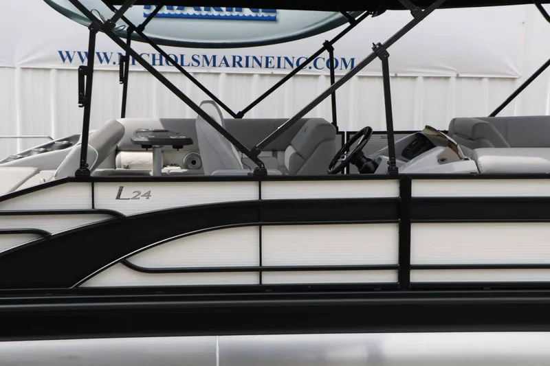 Slide: The Image of Bennington L24 Swingback 2024 - 14