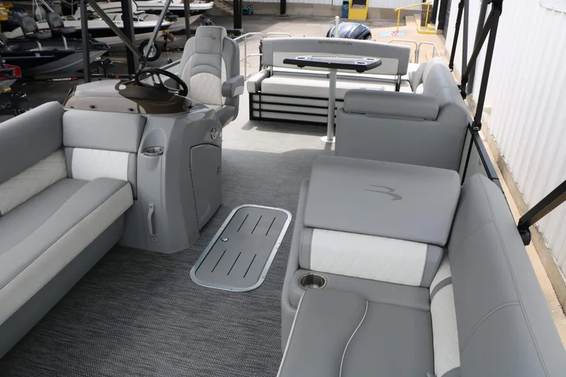 Slide: The Image of Bennington L24 Swingback 2024 - 24