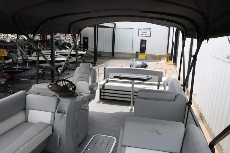Slide: The Image of Bennington L24 Swingback 2024 - 25