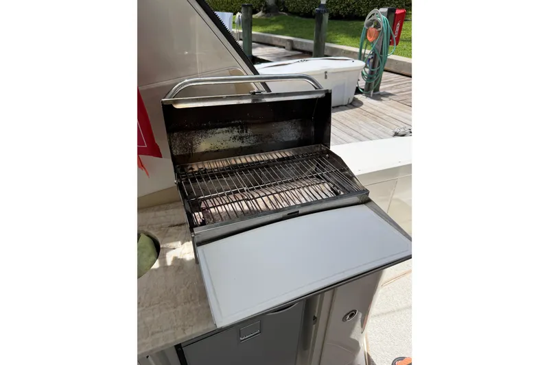 Slide: The Image of Outdoor grill on a 2008 Sea Ray Sundancer 350 yacht deck. - 29
