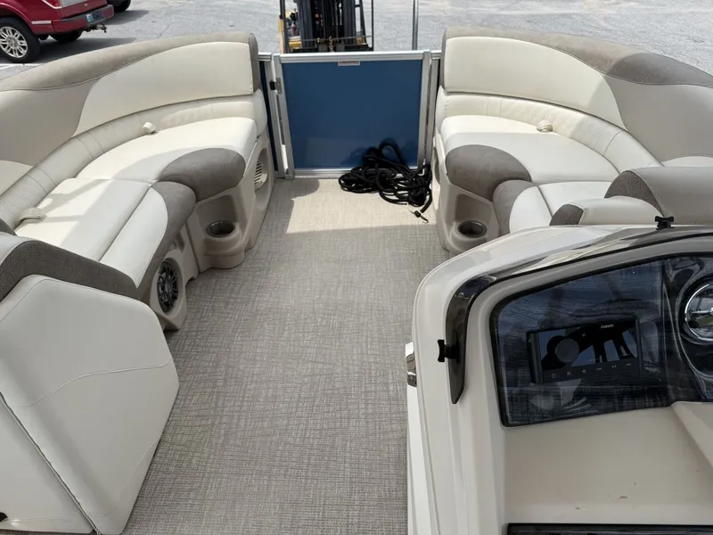 Slide: The Image of Avalon LSZ Quad Lounge - 23' 2023 - 29