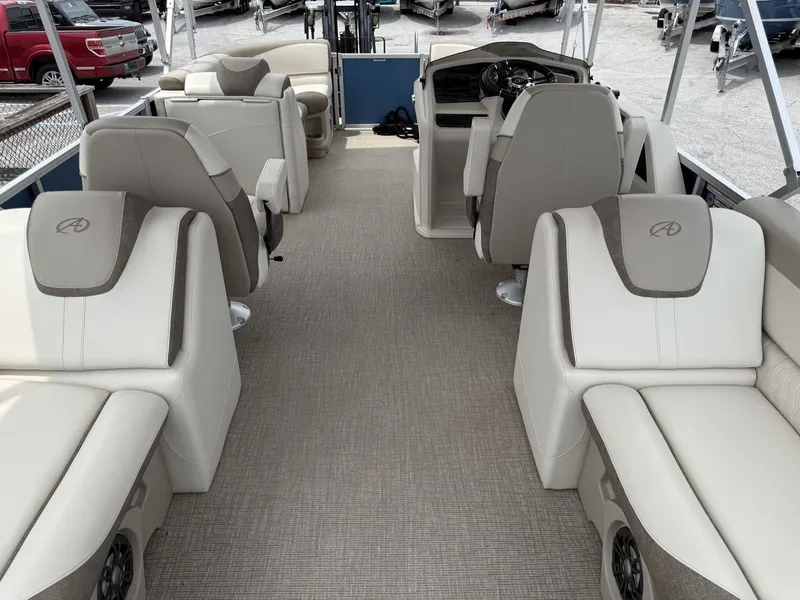 Slide: The Image of Avalon LSZ Quad Lounge - 23' 2023 - 43