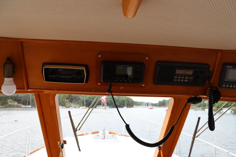 Slide: The Image of Interior view of 1996 Eastbay 40 Express Grand Banks yacht with navigation equipment. - 18
