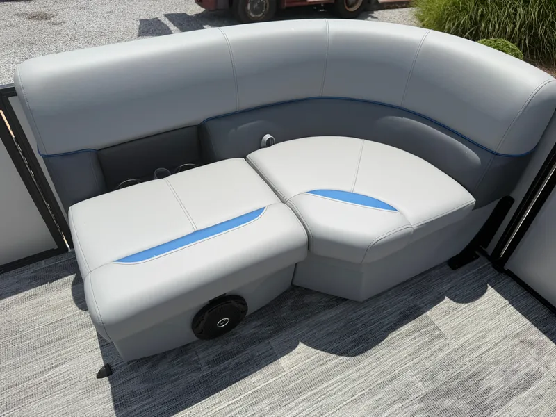 Slide: The Image of Bentley Pontoons BOLT 200 2027 - 12