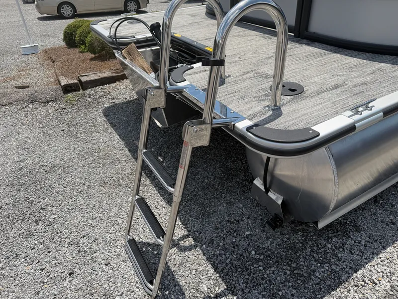 Slide: The Image of Bentley Pontoons BOLT 200 2027 - 20
