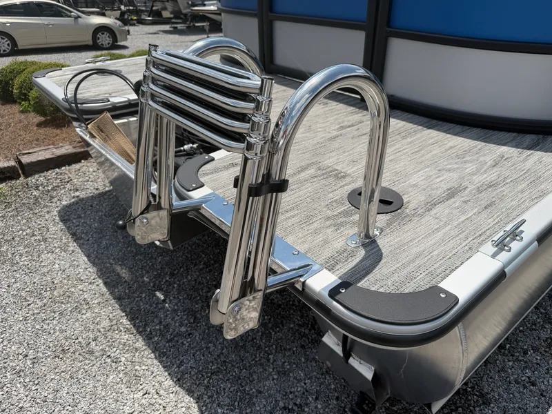 Slide: The Image of Bentley Pontoons BOLT 200 2027 - 21