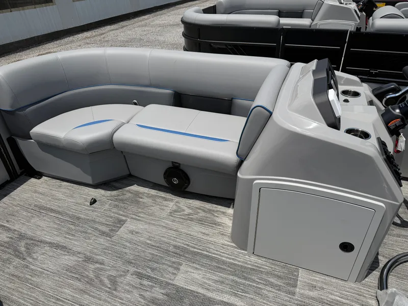 Slide: The Image of Bentley Pontoons BOLT 200 2027 - 8