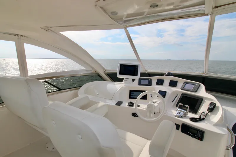 Slide: The Image of Luxurious helm of 2007 Lazzara 74 Motoryacht with panoramic ocean view. - 37