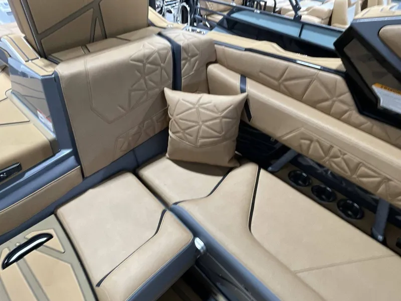 Slide: The Image of Nautique Super Air Nautique G23 Paragon 2026 - 22
