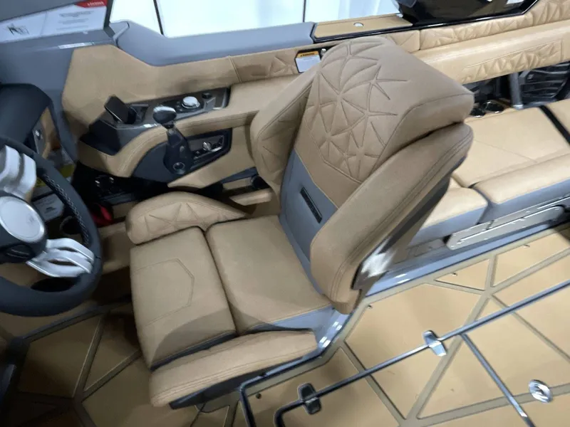 Slide: The Image of Nautique Super Air Nautique G23 Paragon 2026 - 36