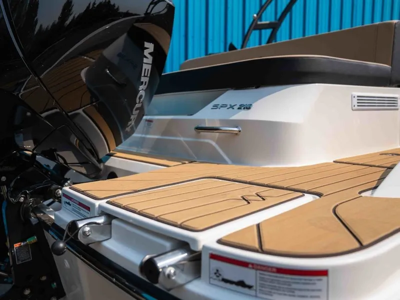 Slide: The Image of Sea Ray SPX 210 Outboard 2027 - 4
