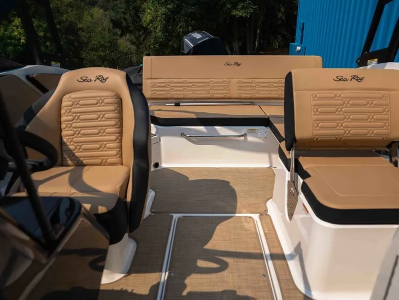 Slide: The Image of Sea Ray SPX 210 Outboard 2027 - 14