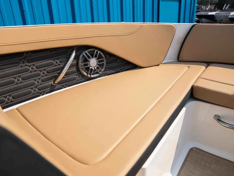 Slide: The Image of Sea Ray SPX 210 Outboard 2027 - 12