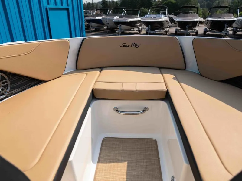 Slide: The Image of Sea Ray SPX 210 Outboard 2027 - 11