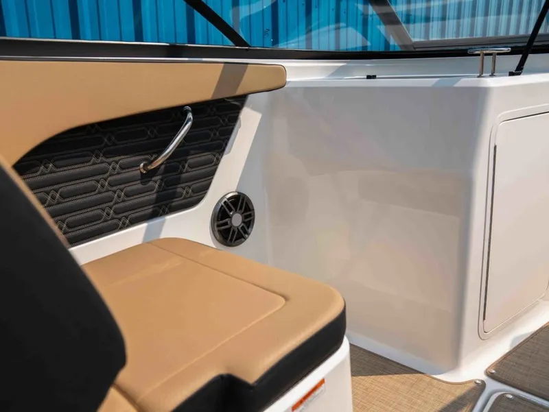 Slide: The Image of Sea Ray SPX 210 Outboard 2027 - 8