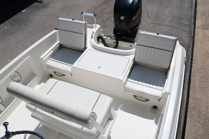 Slide: The Image of Bayliner Element F18 2017 - 23
