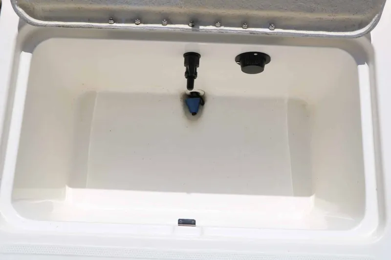 Slide: The Image of Bayliner Element F18 2017 - 27