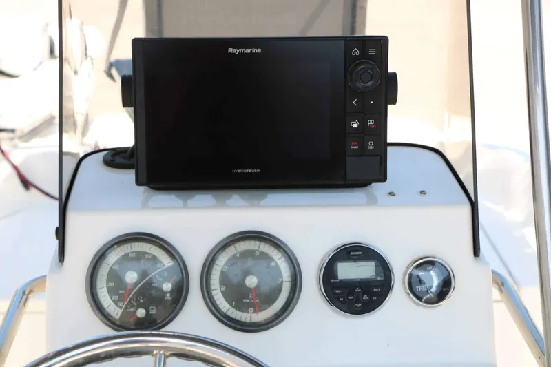 Slide: The Image of Bayliner Element F18 2017 - 30