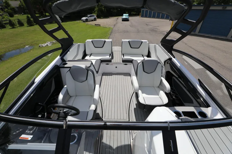 Slide: The Image of 2023 Yamaha Boats 252S interior with sleek seating and modern design. - 9