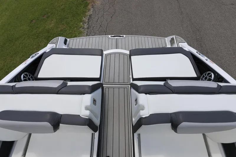 Slide: The Image of 2023 Yamaha Boats 252S interior with sleek seating and modern design. - 8
