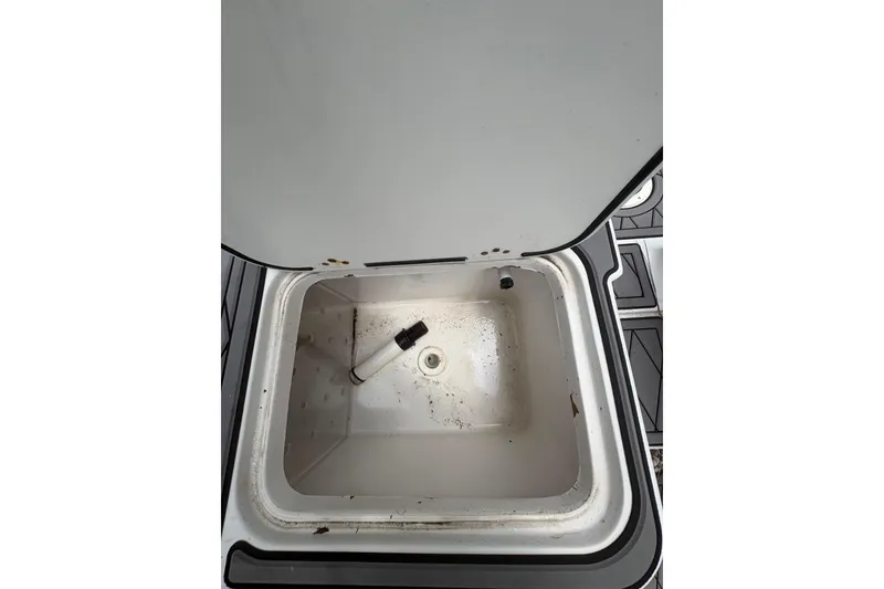 Slide: The Image of Open storage compartment on 2006 Pro Sports 2550 BW boat. - 29