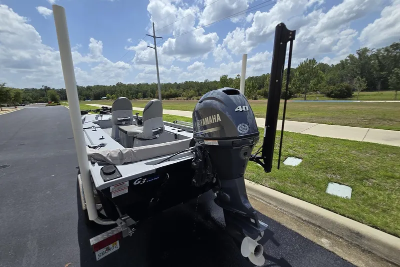 Slide: The Image of 2020 G3 Sportsman 1610 SS boat with Yamaha 40 engine on a sunny day. - 6