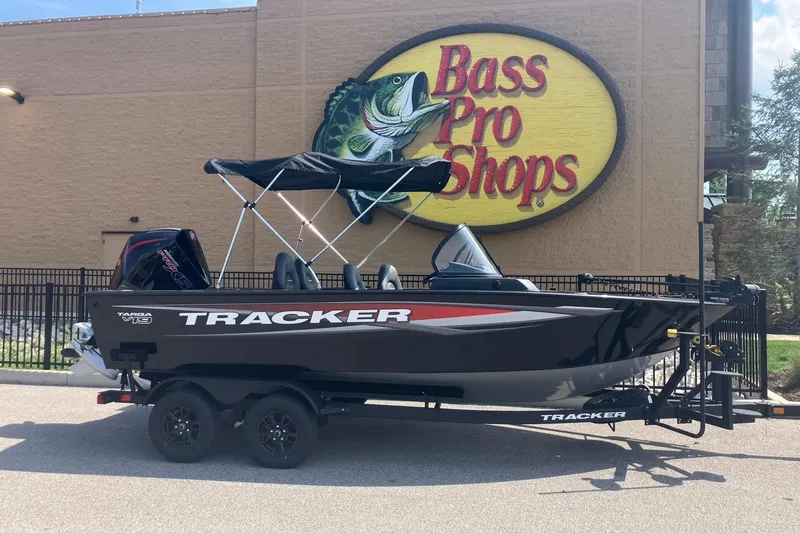 The Image of 2026 Tracker Targa V-19 Combo boat displayed outside Bass Pro Shops. - 0