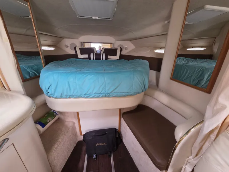 Slide: The Image of Sea Ray Sundancer 1999 - 13