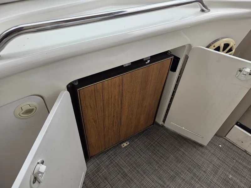 Slide: The Image of Sea Ray Sundancer 1999 - 25