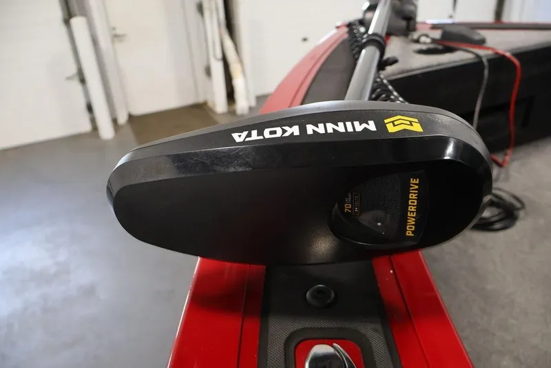 Slide: The Image of Minn Kota PowerDrive motor on 2024 Tracker Targa V-18 Combo boat. - 19