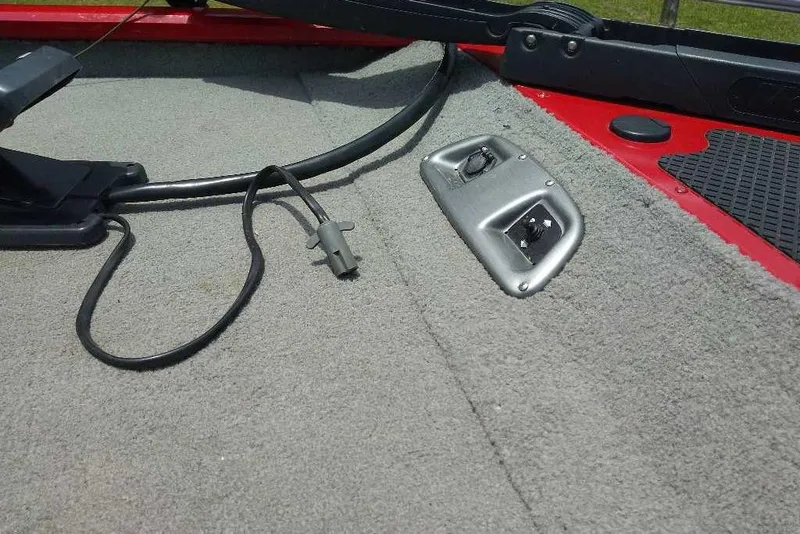 Slide: The Image of 2009 Tracker Pro Team 175 TXW boat deck with control panel and wiring. - 8