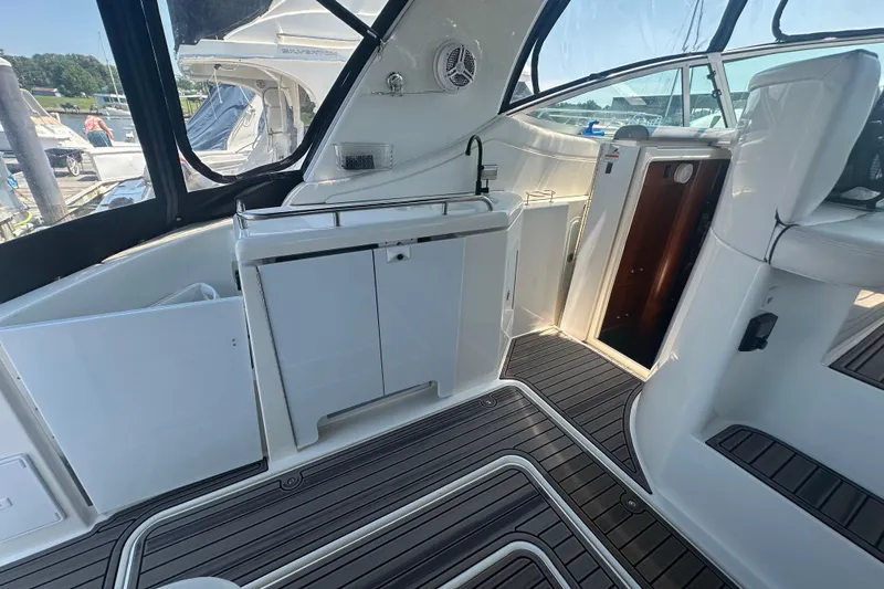 Slide: The Image of 2006 Cruisers Yachts 370 Express interior with sleek design and modern amenities. - 19