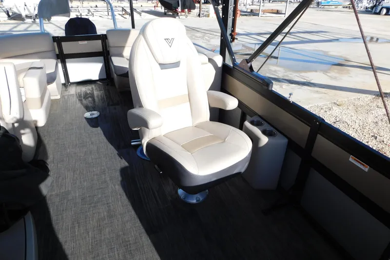 Slide: The Image of Luxurious seating on 2023 Viaggio Diamante U 26 boat, featuring plush captain's chair. - 17