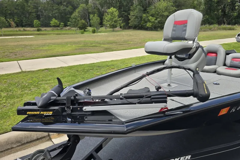 Slide: The Image of 2017 Tracker Pro Team 175 TXW boat with Minn Kota trolling motor. - 9