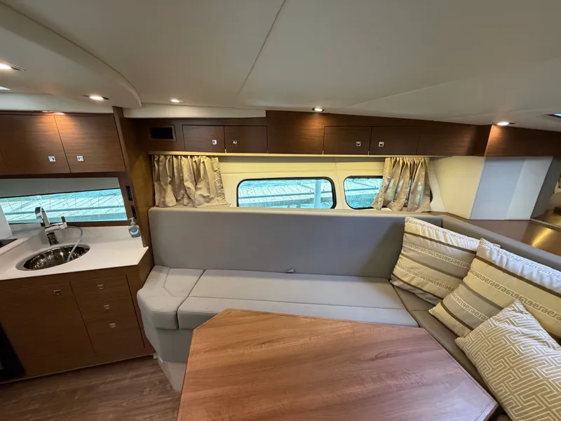 Slide: The Image of Cruisers 390 Express Coupe 2015 - 16