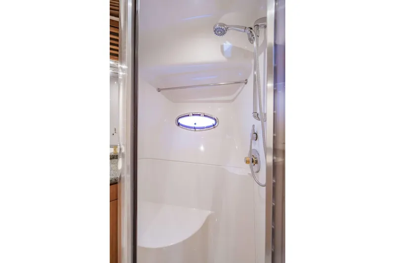 Slide: The Image of Shower area in 2000 Carver 450 Voyager Pilothouse yacht with modern fixtures. - 66