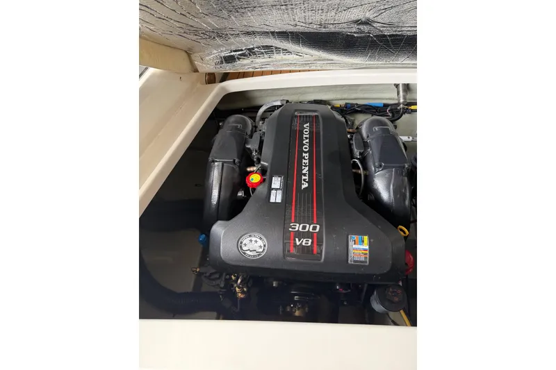 Slide: The Image of Volvo Penta 300 V8 engine in 2013 Chris-Craft Corsair 28 boat. - 25