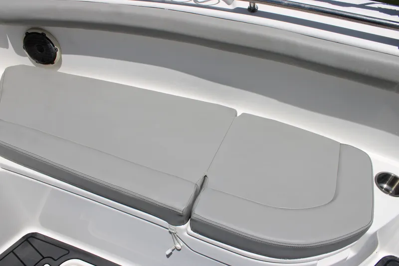 Slide: The Image of Boston Whaler 350 Outrage 2020 - 13