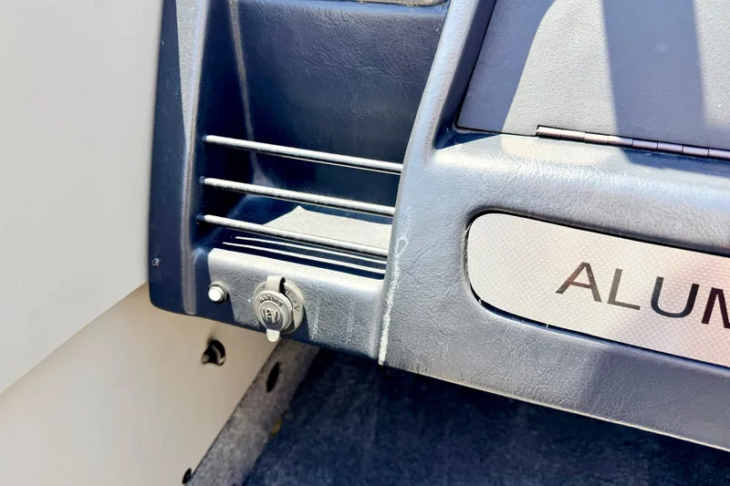 Slide: The Image of Close-up of 2005 Alumacraft Tournament Sport 175 dashboard detail. - 41