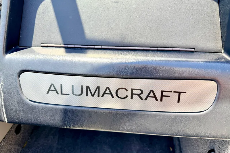 Slide: The Image of Close-up of 2005 Alumacraft Tournament Sport 175 dashboard with logo. - 42