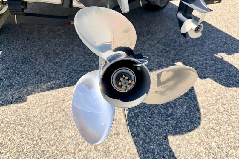Slide: The Image of Close-up of a 2005 Alumacraft Tournament Sport 175 boat propeller. - 19