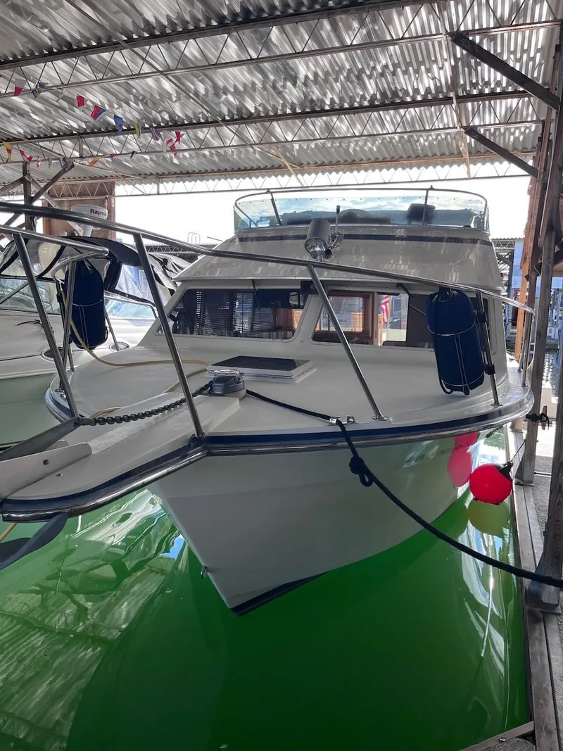 Slide: The Image of Tollycraft 30 Sport 1989 - 2