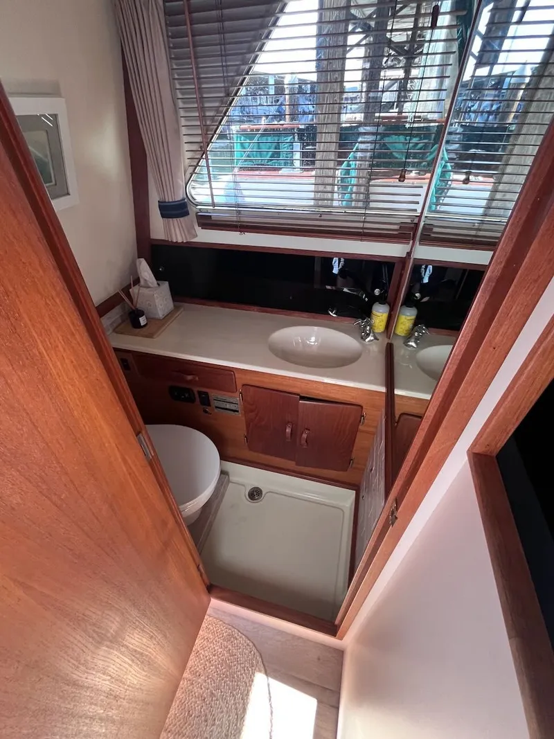 Slide: The Image of Tollycraft 30 Sport 1989 - 11