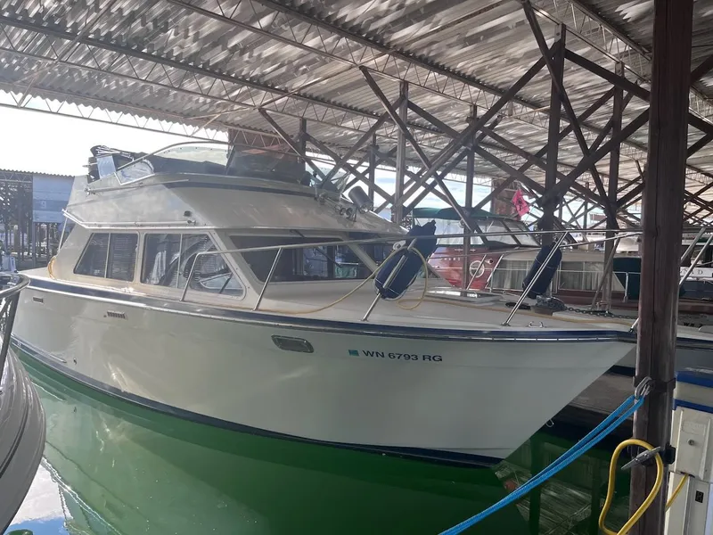 Slide: The Image of Tollycraft 30 Sport 1989 - 1
