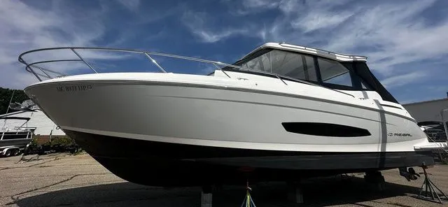 Slide: The Image of Regal 36 Grande Coupe 2021 - 21