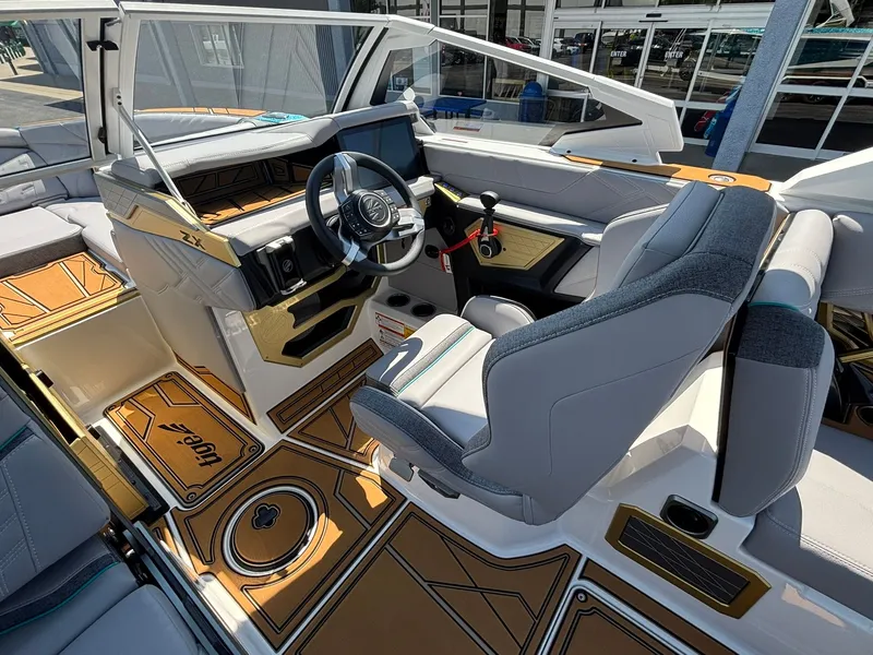 Slide: The Image of Tigé Ultré 23ZX 2027 - 28