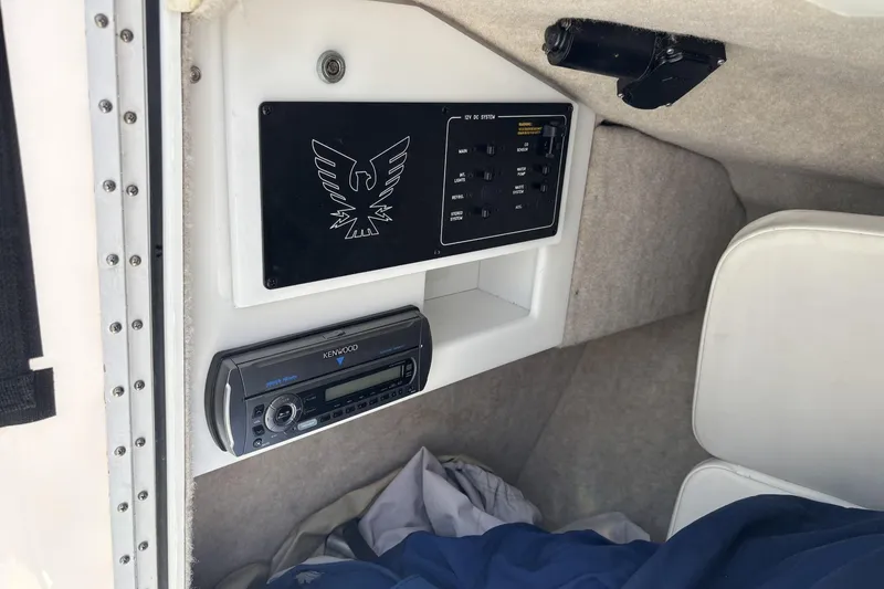 Slide: The Image of Interior of a 2007 Formula 280 Bowrider featuring a Kenwood stereo system. - 13