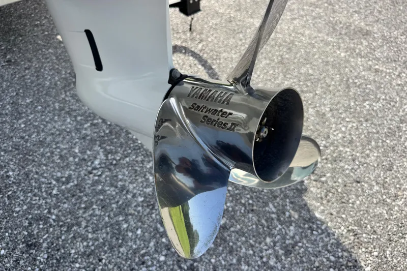 Slide: The Image of Yamaha Saltwater Series II propeller on 2025 Sea Hunt Gamefish 28 Coffin Box boat. - 37