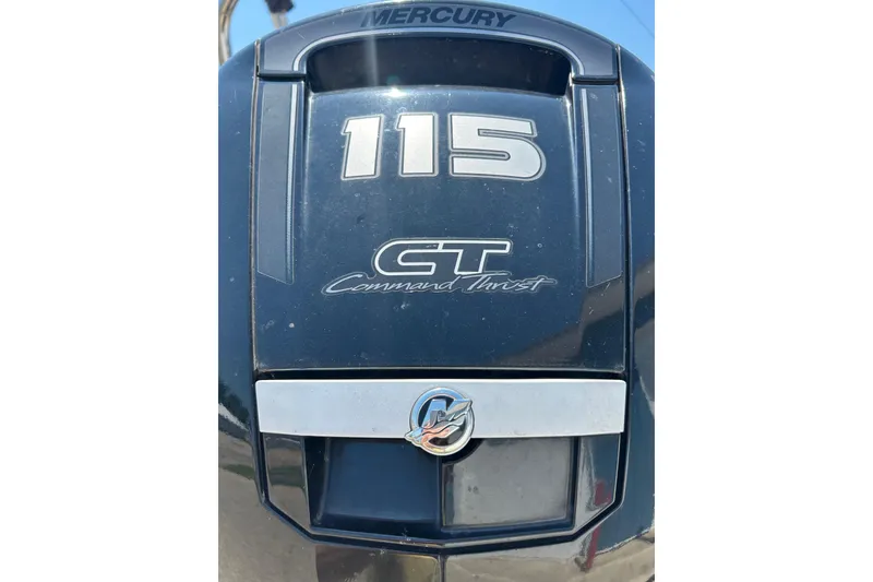 Slide: The Image of Mercury 115 Command Thrust outboard motor on 2017 Starcraft CX 23 RE boat. - 32