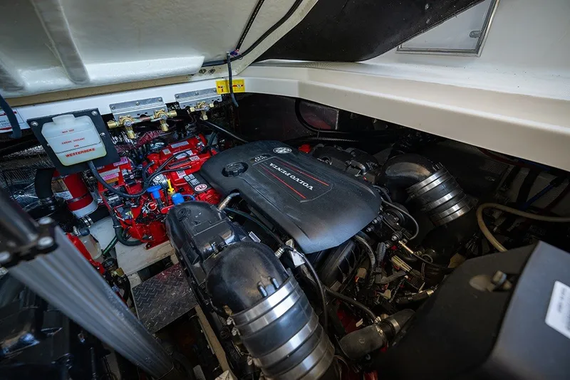 Slide: The Image of Engine compartment - 41